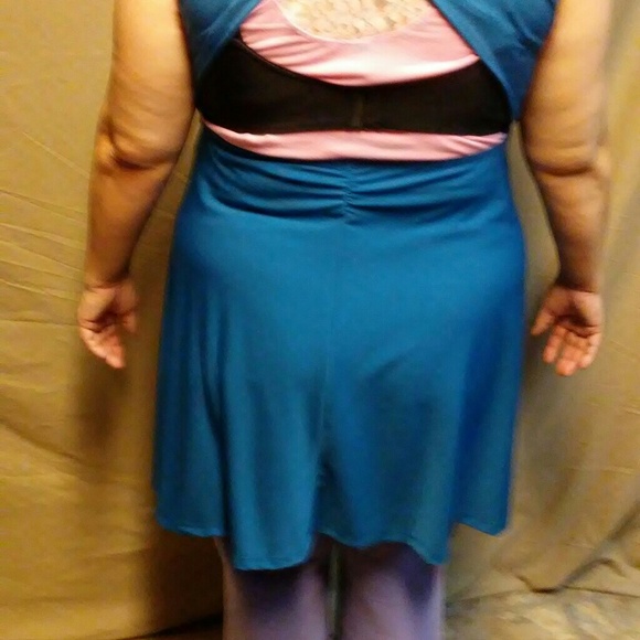 Dress - Picture 3 of 4